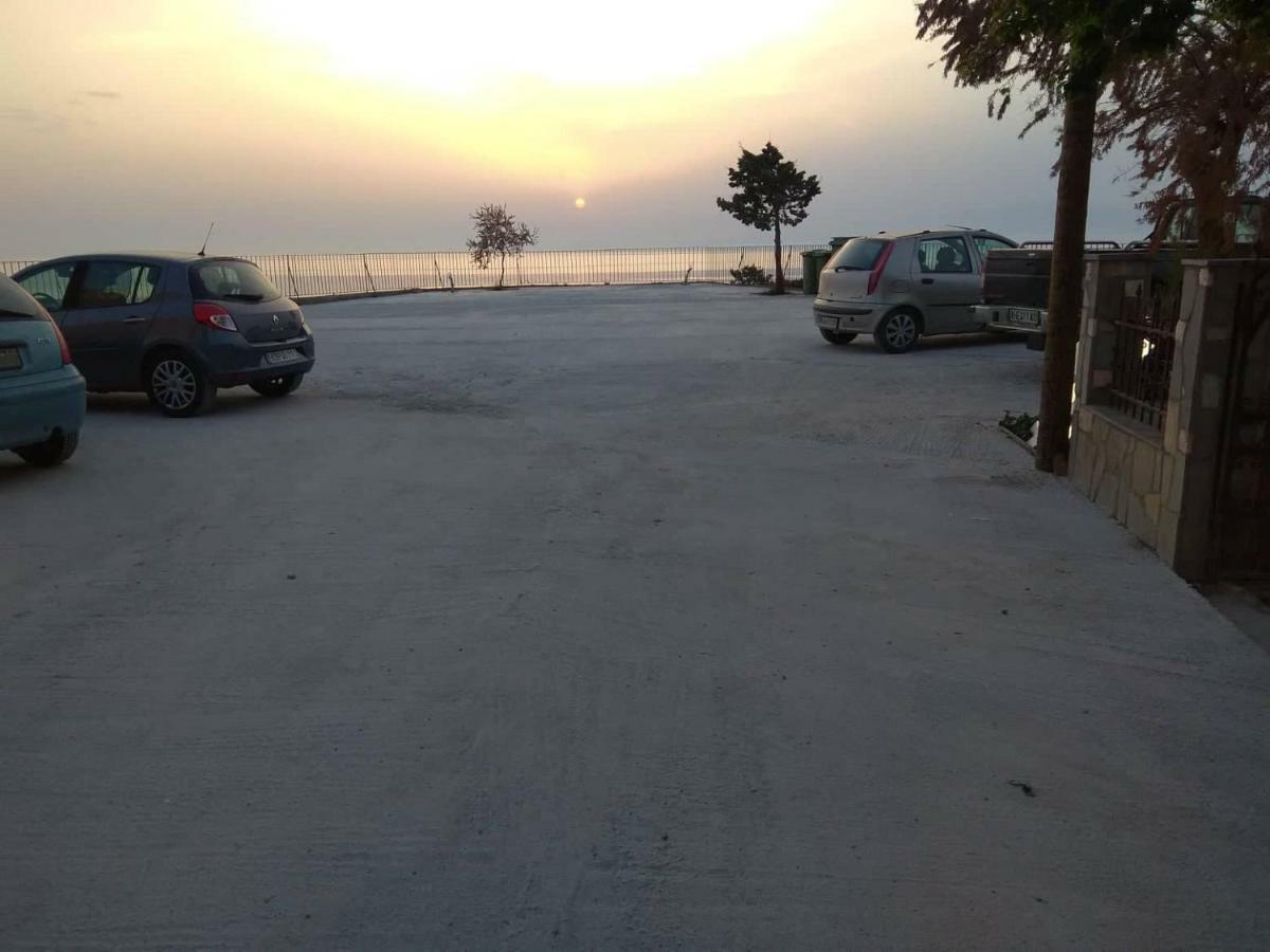 Maries Seaside Home Skala Marion Exterior photo